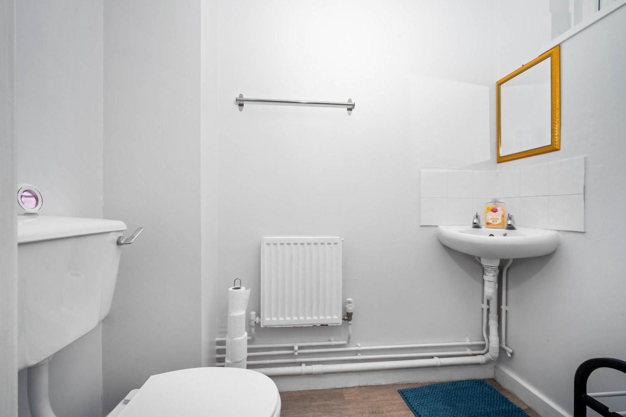 Luxury New House With Free Parking Apartment Birmingham Bagian luar foto