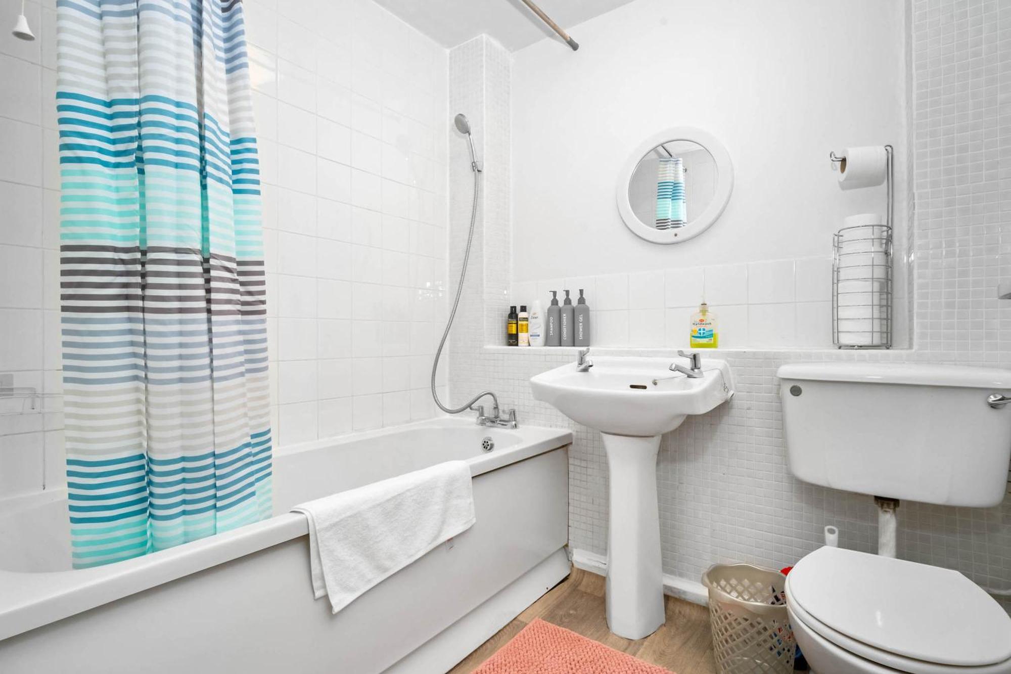 Luxury New House With Free Parking Apartment Birmingham Bagian luar foto