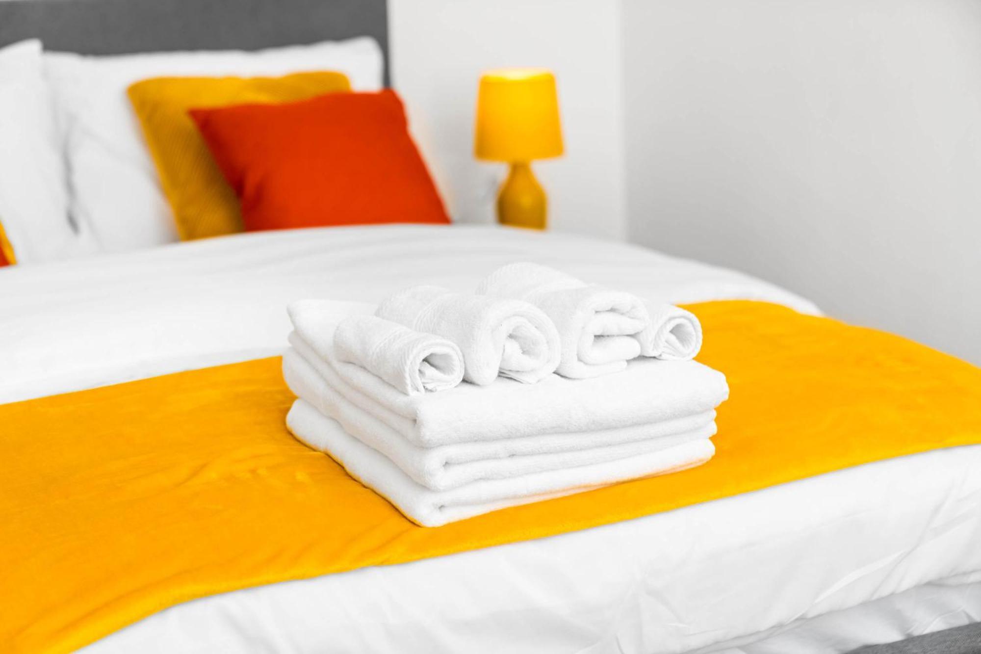 Luxury New House With Free Parking Apartment Birmingham Bagian luar foto